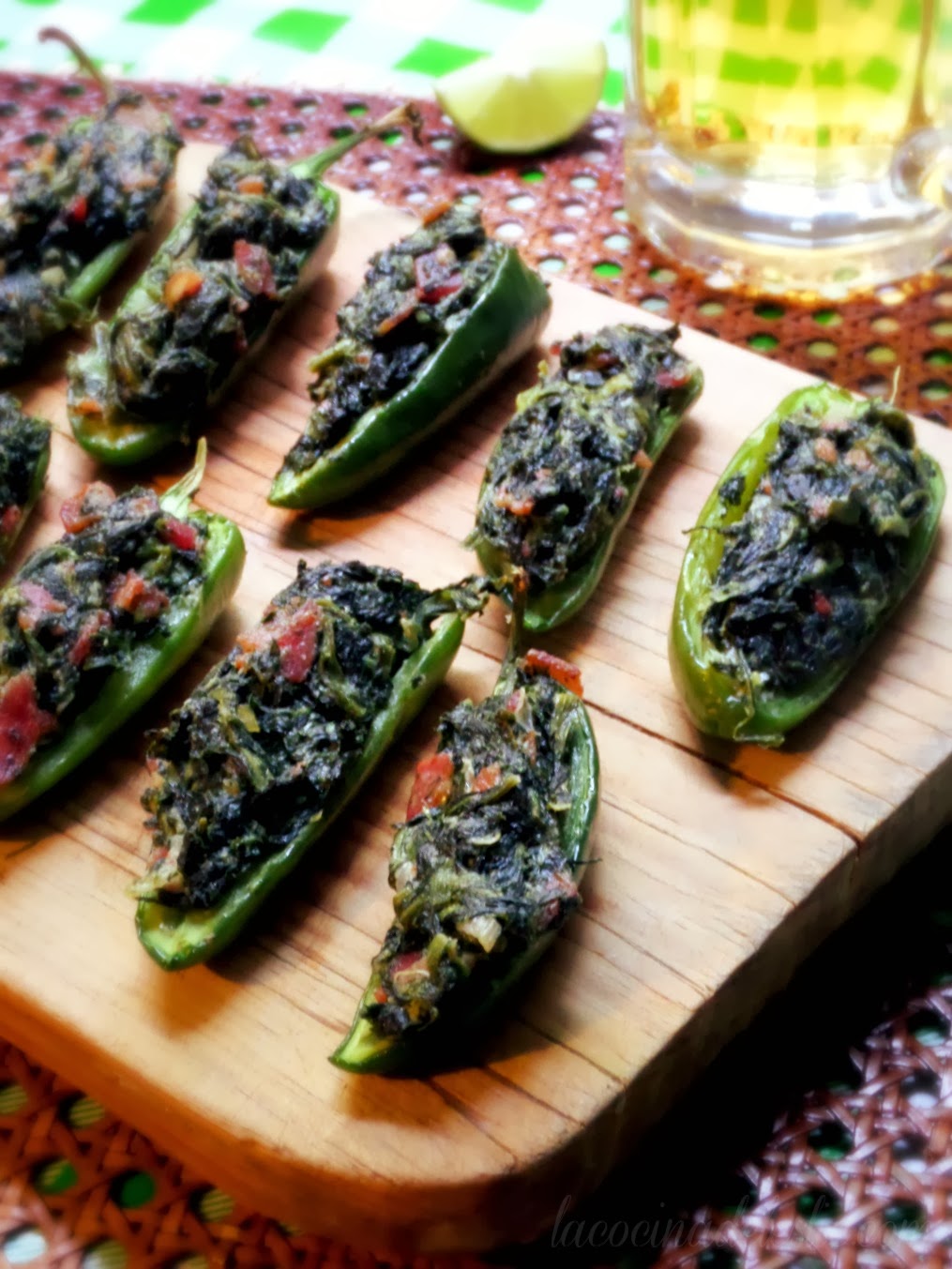 Spinach-Stuffed Jalapeño Poppers #SundaySupper - La Cocina de Leslie