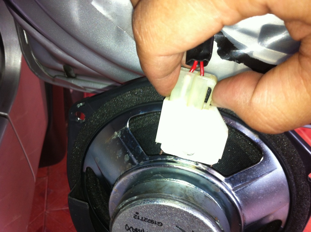 3 Cara Pasang Speaker Mobil Dengan Mudah Untuk Pemula