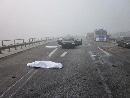 News zu heutigen Beitrag:Schwerer Unfall A27 Abfahrt Wulsdorf -2 Frauen verstorben | BREMERHAVEN ...