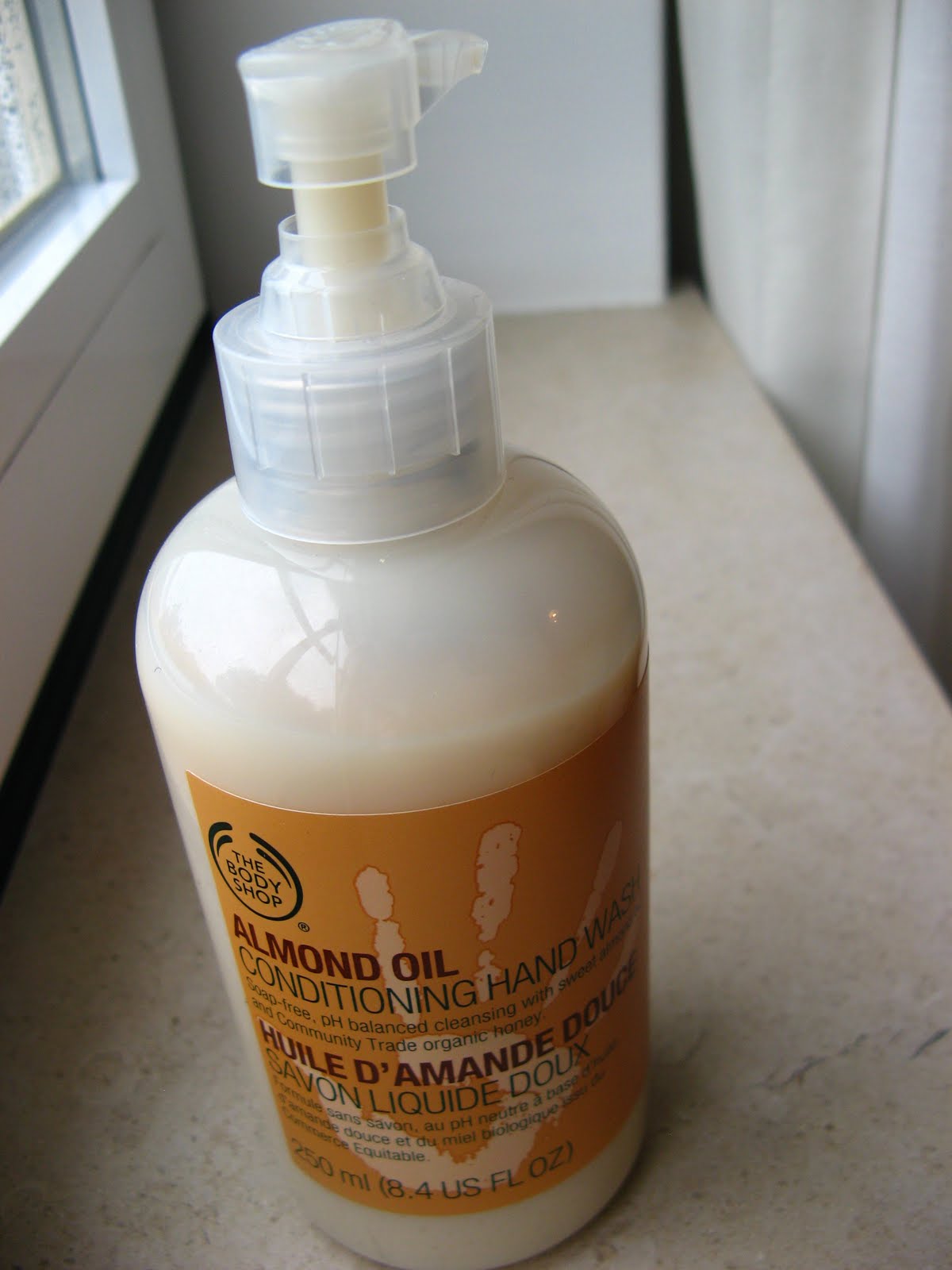 Body Shop Mania Almond Oil Conditioning Hand Wash