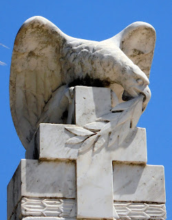 Το μνημείο πεσόντων στο Δαμαριώνα