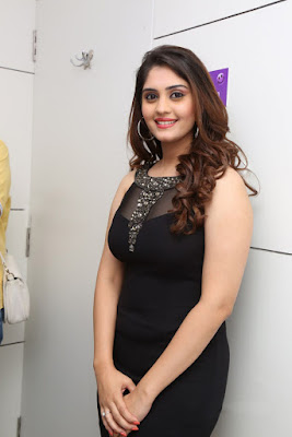 Surabhi at Naturals Franchise Salon Launch