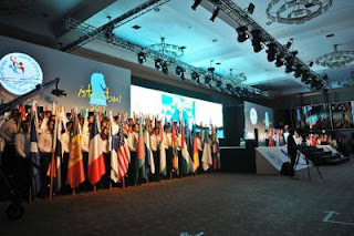 Les drapeaux des nations participantes aux Olympiades d'échecs 2012 à Istanbul © site officiel