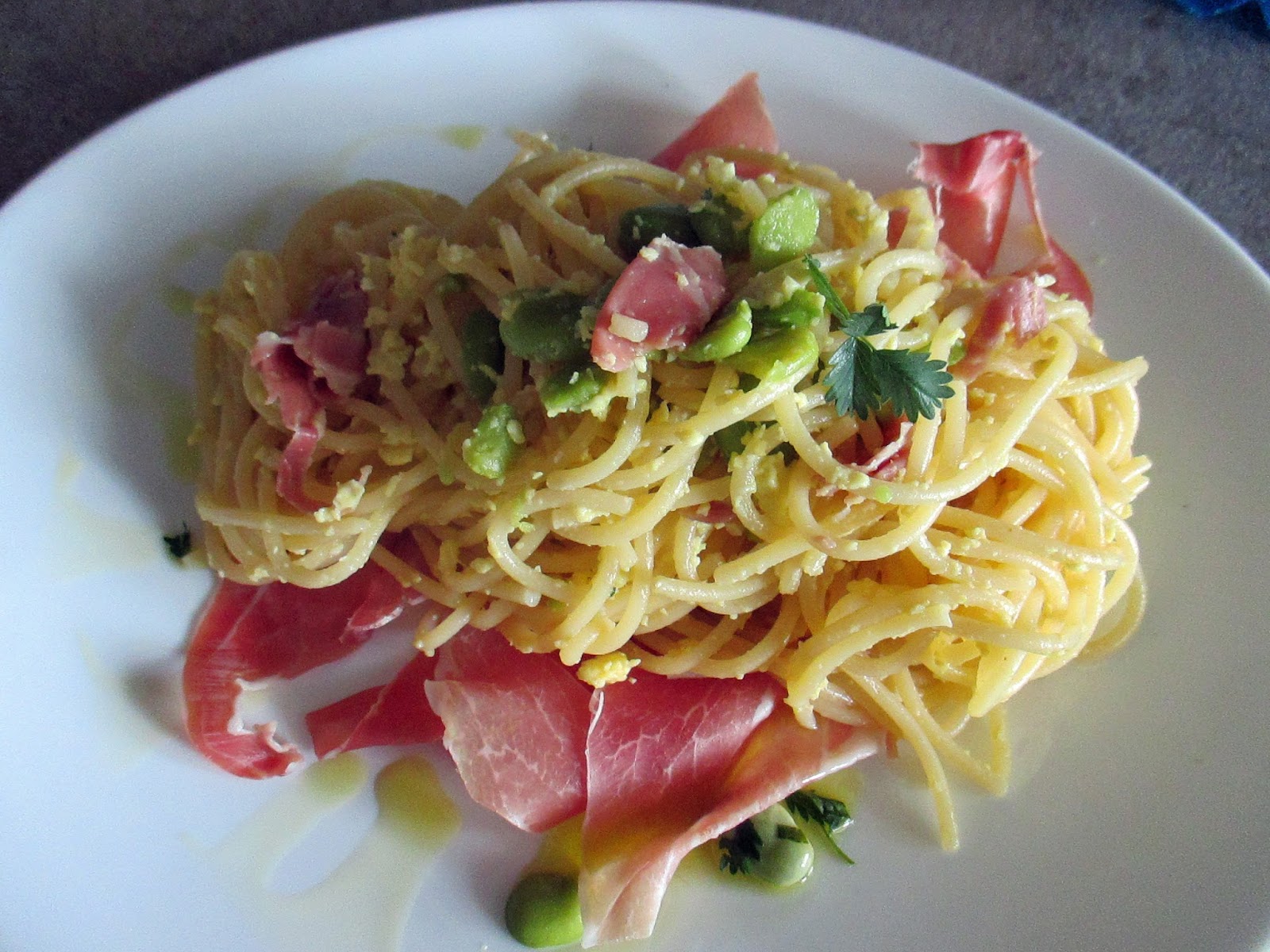 "CARBONARA STRACCIATELLA" WITH SAFFRON, BEANS AND HAM SAN DANIELE