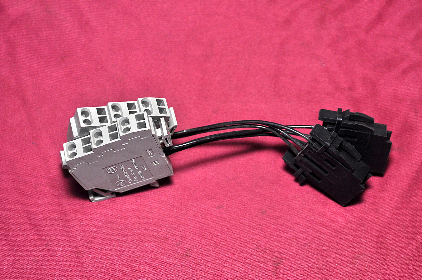 NOS SQUARE D E103955 CIRCUIT BREAKER ACCESSORY Aeliya Marine