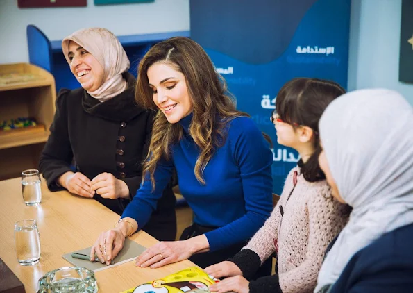 On the occasion of Mother’s Day on Monday 21st March 2016, Queen Rania of Jordan visited children currently residing at Dar Al Aman, The Jordan River Foundation’s (JRF) Child Safety Center. newmyroyals, new my royals, newmy royals