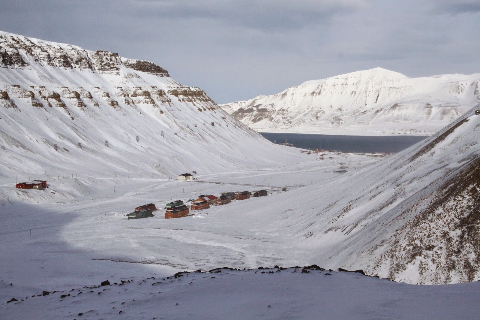 Visitar LONGYEARBYEN, nada mais a norte - A capital das ilhas Svalbard | Noruega