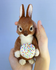 04-Easter-Bunny-A-Yastrezhembovskaya-Felting-Wool-Animal-www-designstack-co