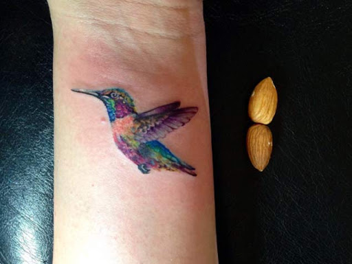 Dieses baby Kolibri Handgelenk tattoo