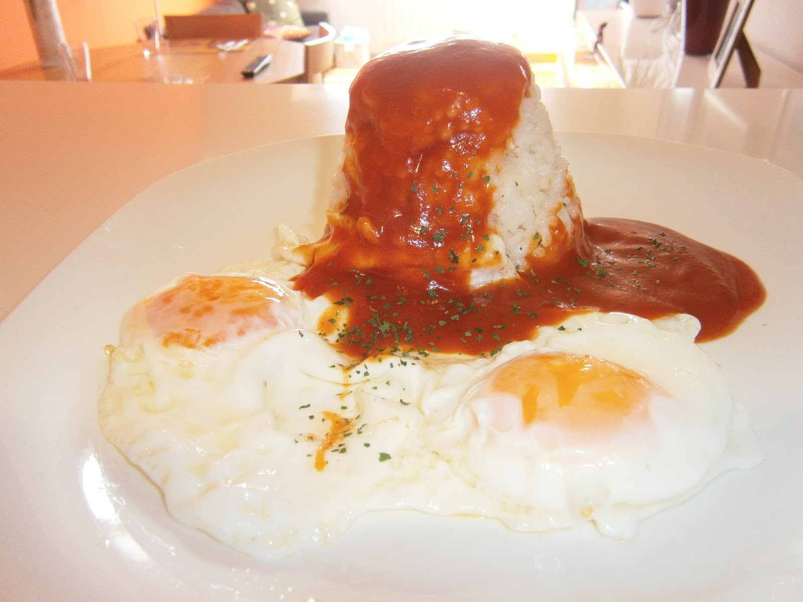 Arroz a la cubana (con huevo y salsa de tomate)