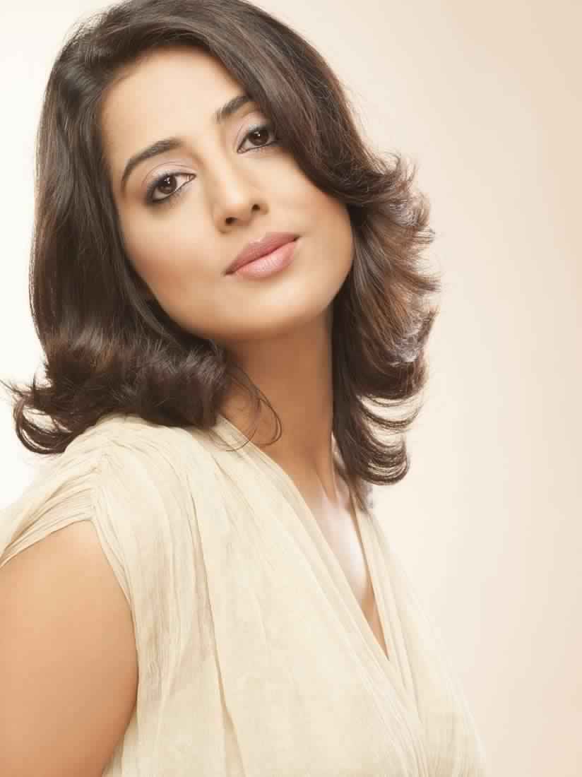 Find Out Why Mahie Gill Didn’t Charge A Dime & Agreed To Do Phamous