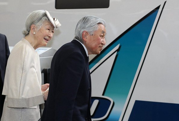 Emperor-Akihito-and-Empress-Michiko-5.jpg