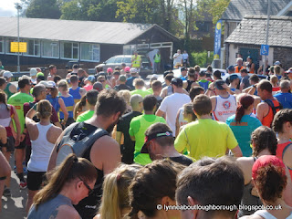 Throng of runners Throng of runners
