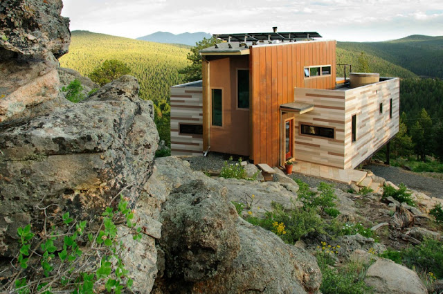 Green off-the-grid shipping container home