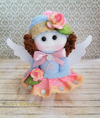 lalka ze skarpetki, skarpetkowa lalka, lalka robiona ze skarpetki, lalka ręcznie szyta, lalka anioł, aniołek, na prezent, aniołek ręcznie szyty, aniołek ręcznie robiony, lalka ręcznie szyta, doll with socks, sock doll, doll made of socks, handmade doll, angel doll, angel, for a gift, hand-sewn angel, hand-made angel, hand-made doll,  Puppe mit Socken, Sockenpuppe, Puppe aus Socken, handgefertigte Puppe, Engelspuppe, Engel, Geschenk, handgenähter Engel, handgefertigter Engel, handgefertigte Puppe,  кукла с носками, кукла в носке, кукла из носков, кукла ручной работы, кукла ангела, ангел, для подарка, ангел ручной работы, ангел ручной работы, кукла ручной работы,