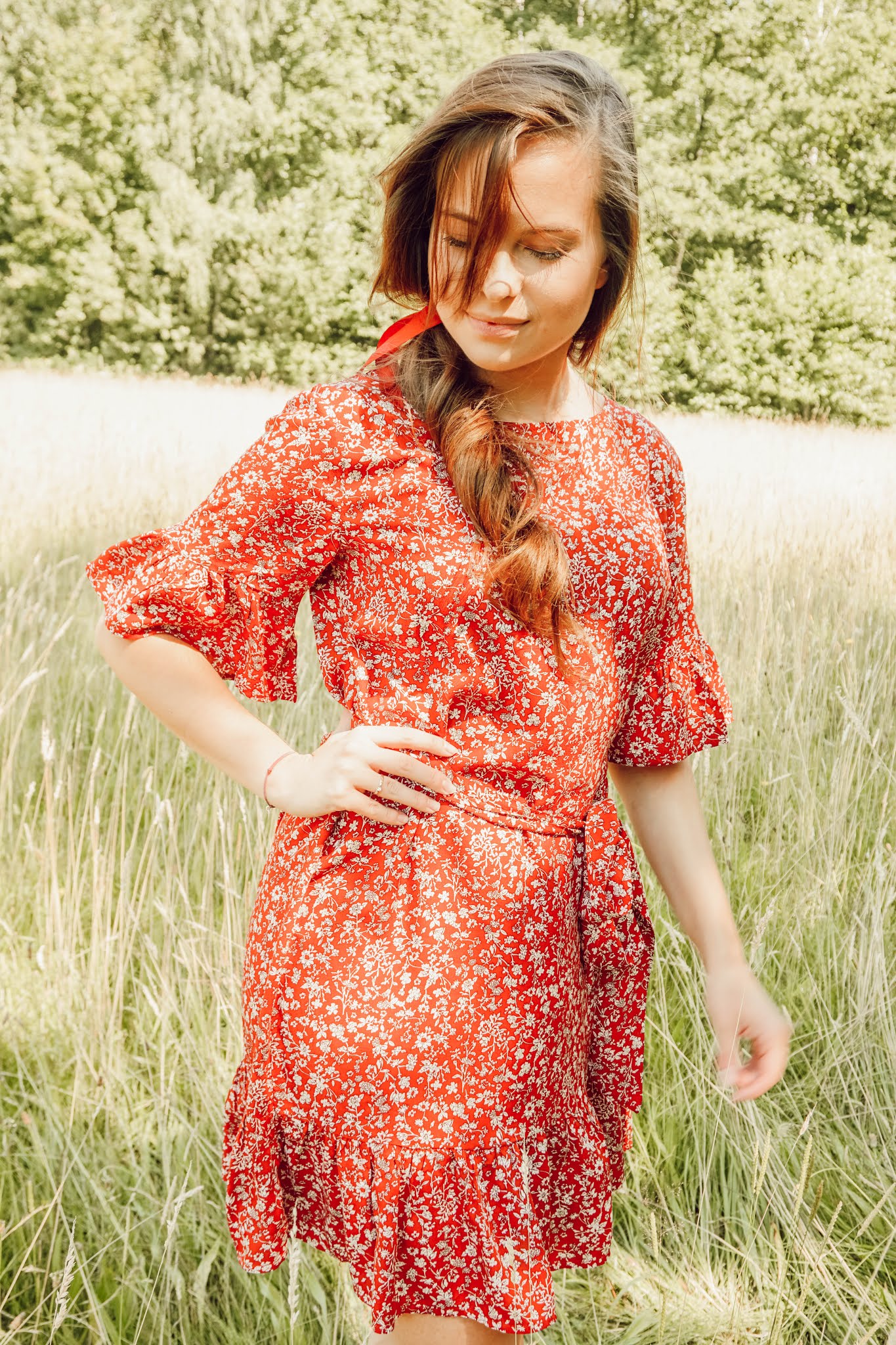 ☼ Czerwona sukienka.