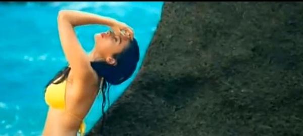 Actress Bikini Gallery Alia Bhatt Hot Yellow Bikini Scene Now Famous In Bollywood