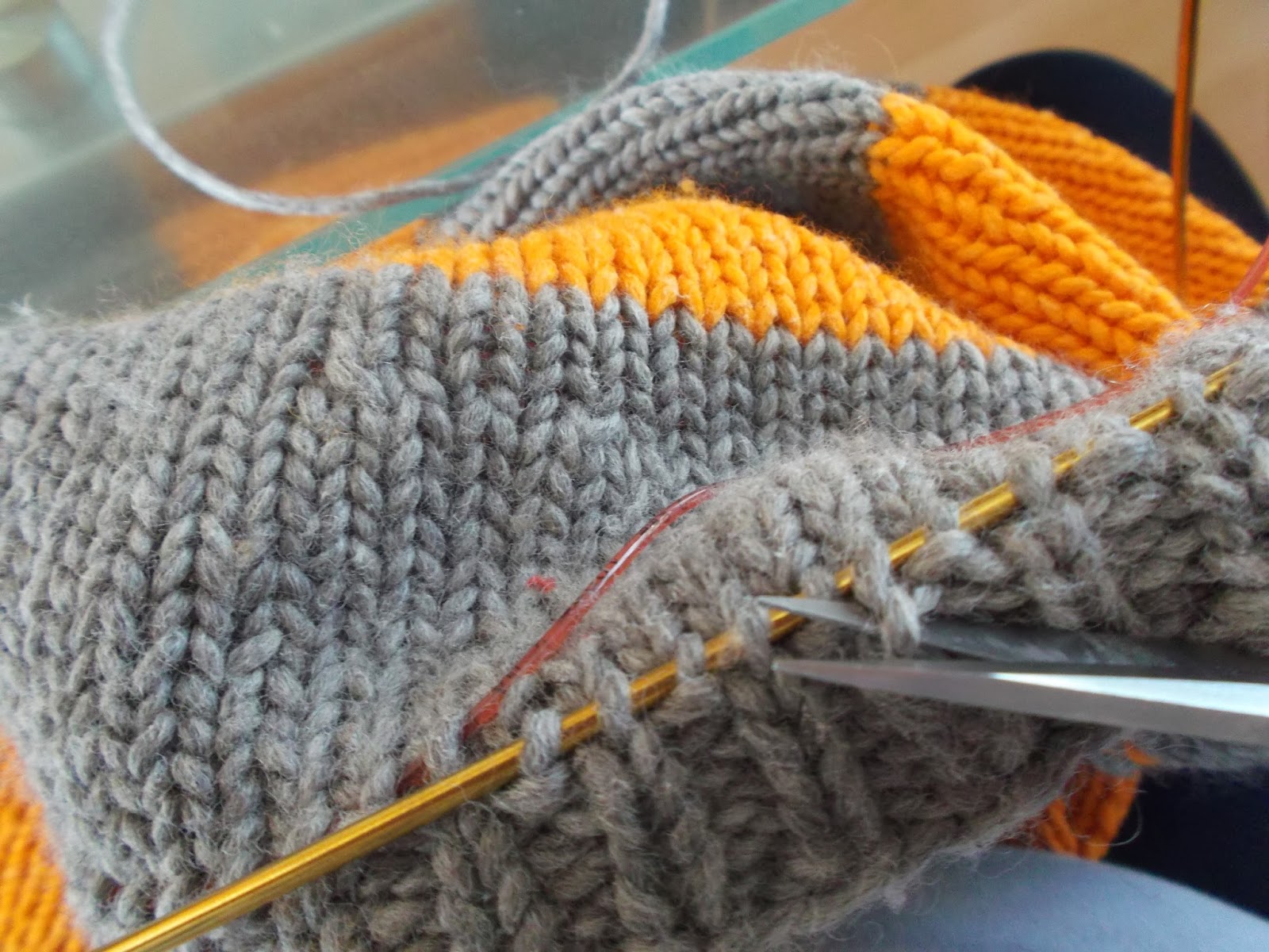 Katharina strickt: Fertiges Strickstück kürzen oder verlängern