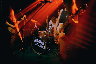 Million Hollers live photo
