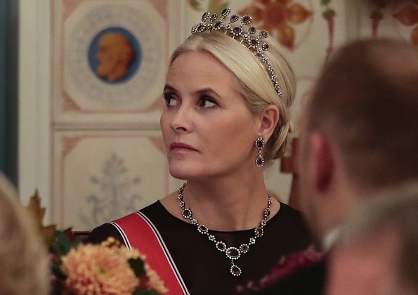 Crown Prince Haakon, Crown Princess Mette-Marit and Princess Astrid attended the gala dinner. Diamond tiara, diamond earrings and necklace