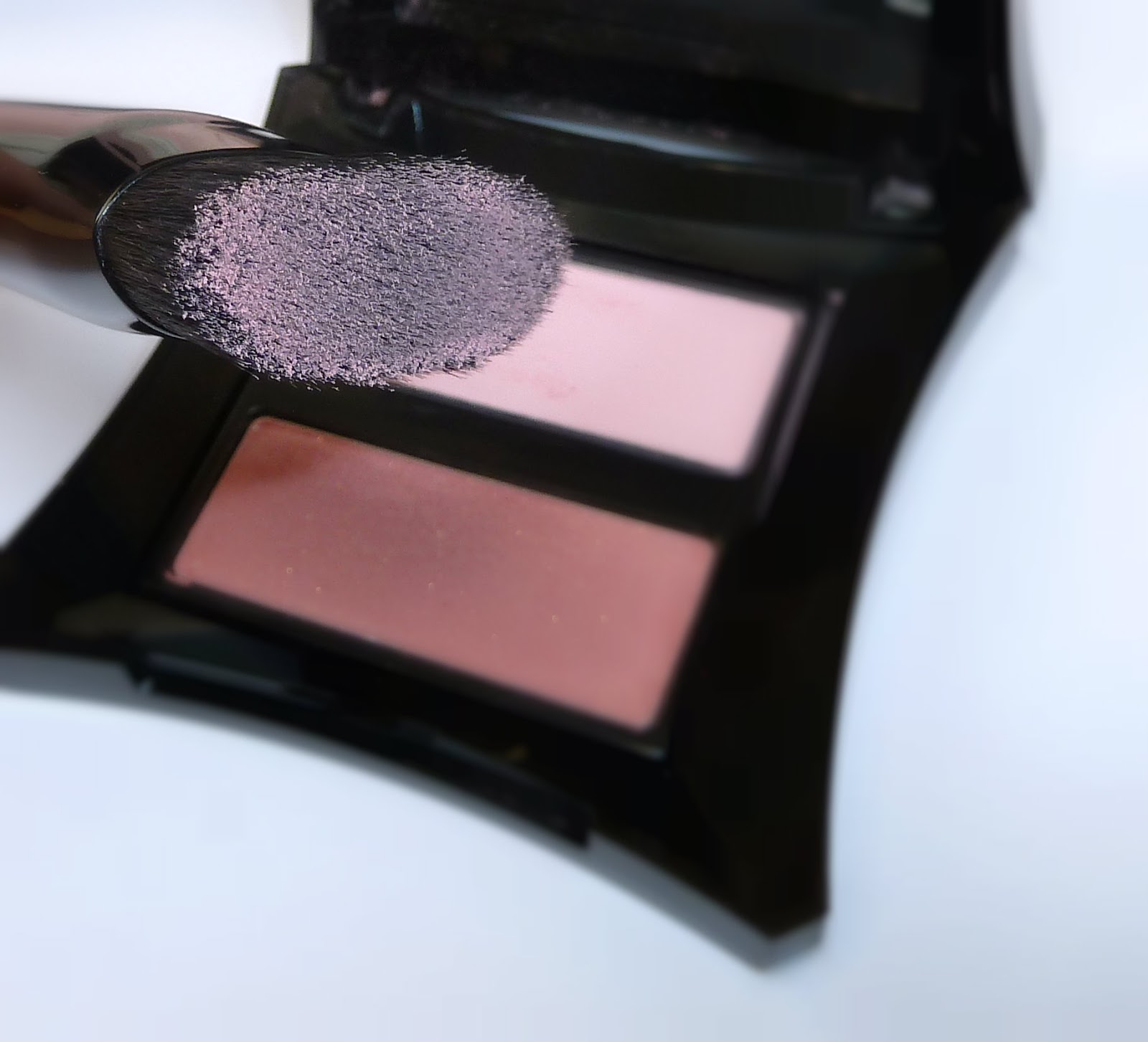 Beauty Unearthly Illamasqua Blush up brush review/ Кисть для румян