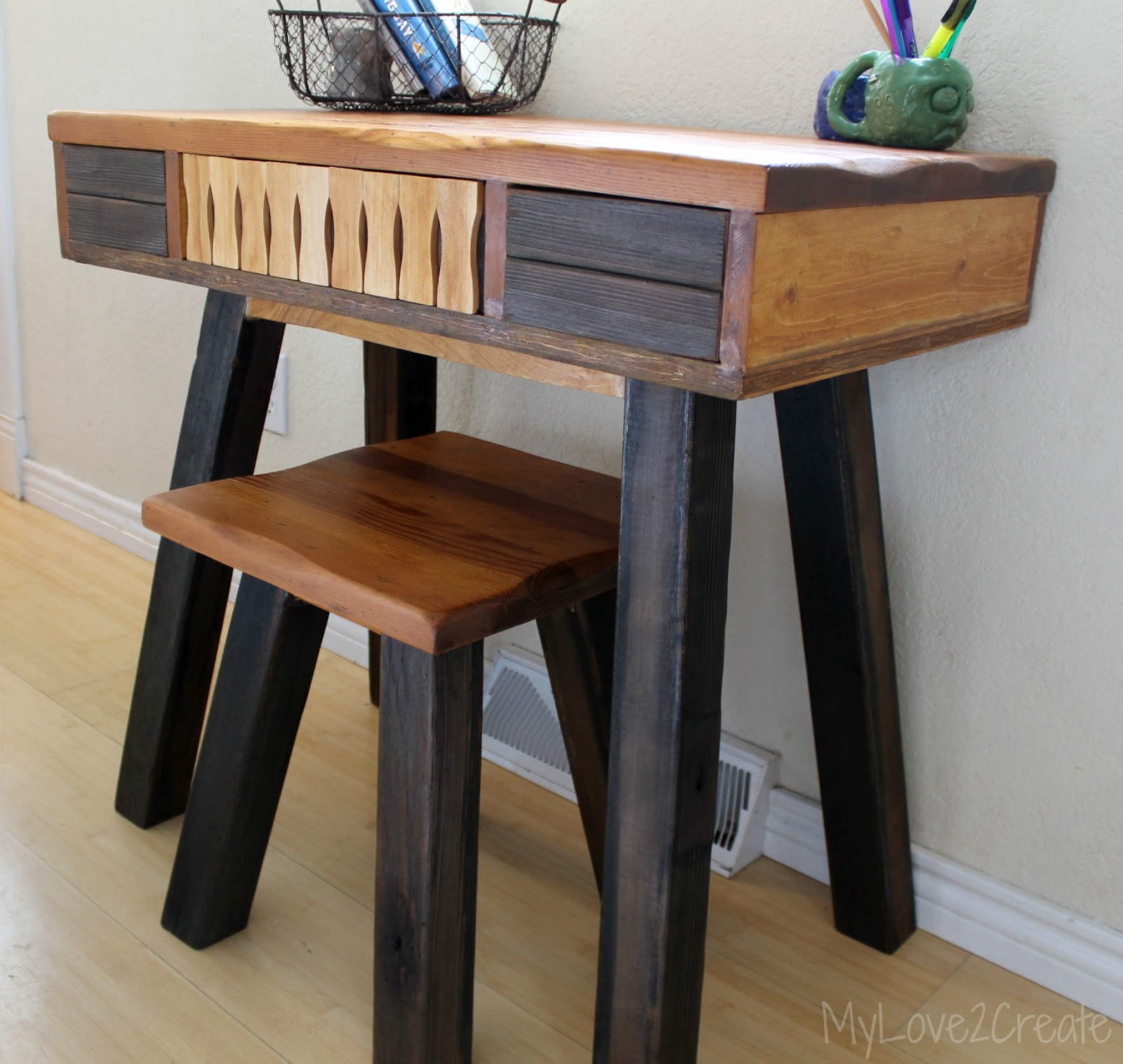 I turned an end table into a desk! My Love 2 Create