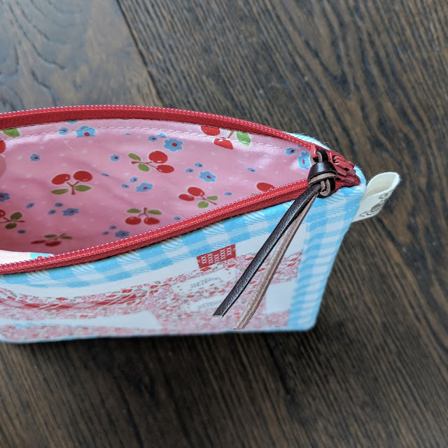 Fabric Mutt Spelling Bee Saturday Sewing Machine Pouch