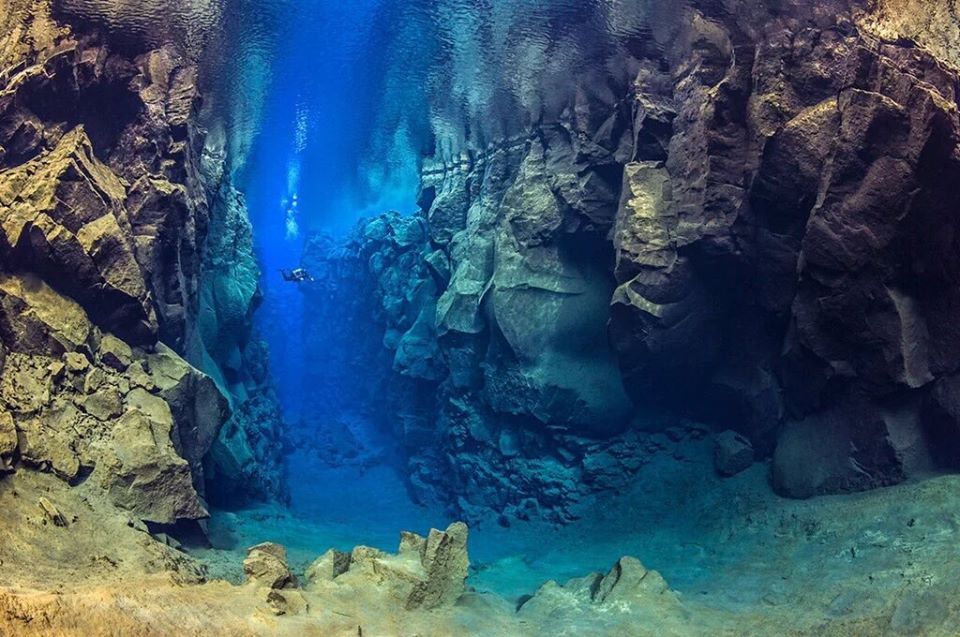 Underwater Photos That Show the Growing Gap Between Two Tectonic Plates