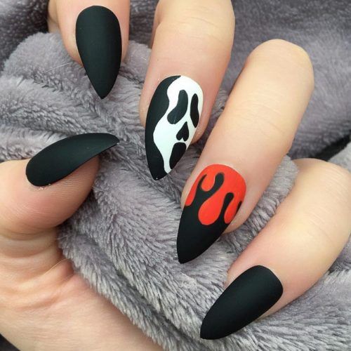 Black-Halloween-Nail-arts-design 