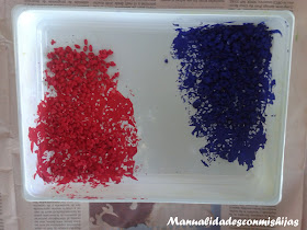 Pintando arroz con témperas en tarritos reciclados