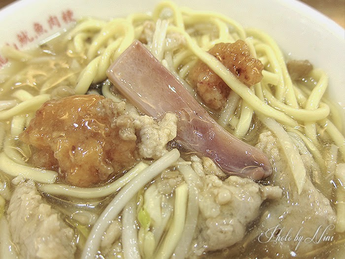 【鹿港美食】龍山魷魚肉羹、龍山蚯蚓麵線糊。就算站著也要吃