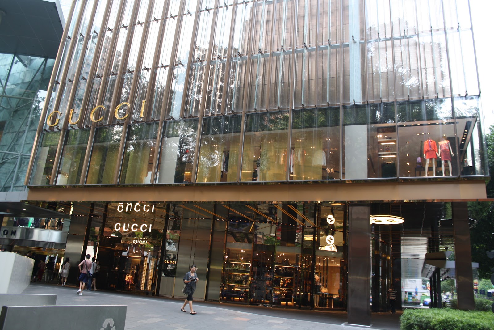 displayhunter: Singapore: The little world of luxury shoppings