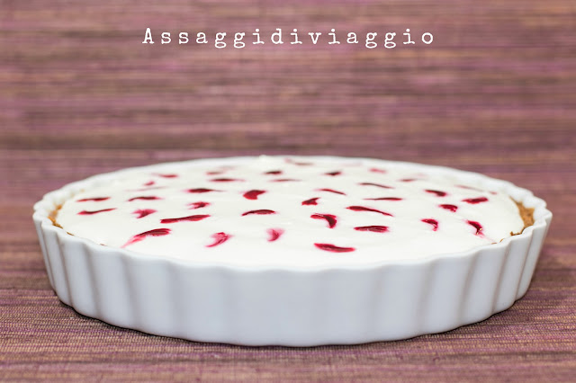 Torta bavarese con yogurt e ciliegie