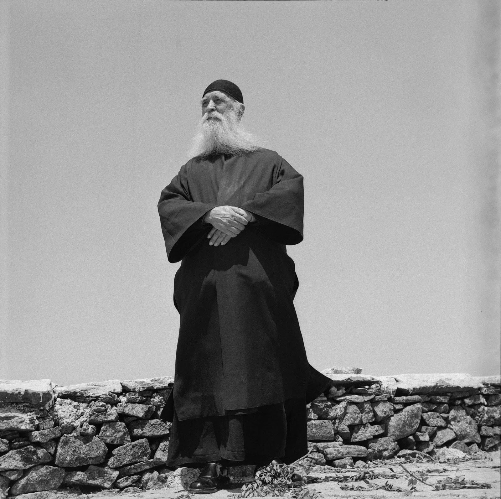 Старший священник на греческом. Филофей Зервакос. Монах Дионисий. Монах Филофей. Монах Дионисий малый.