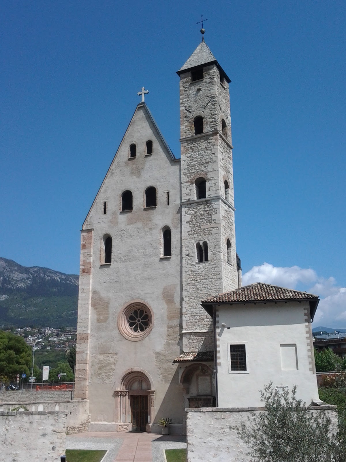 Itinerari e culture La chiesa di Sant'Apollinare (Trento)