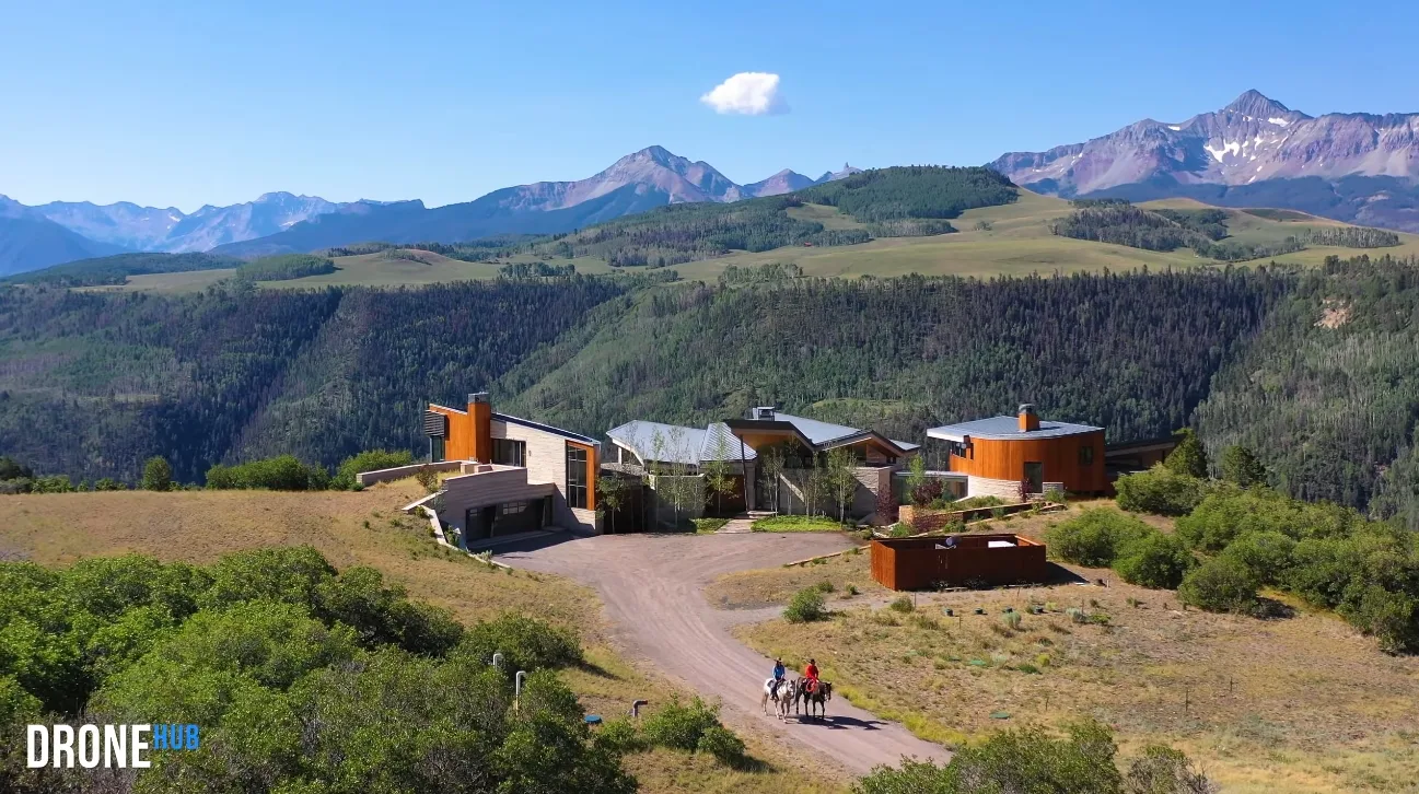 55 Photos vs. Luxury Modern Telluride Colorado Mountain Estate Interior Design Tour