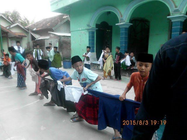 Mari Intip Kehidupan Pesantren yang Begitu Berarti Dalam Persahabatan dan Kekeluargaan 