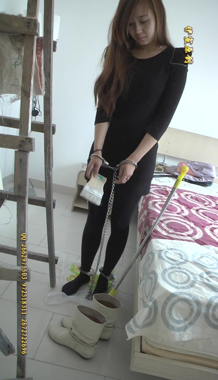 china bdsm photo: black stockings handcuff leg cuff