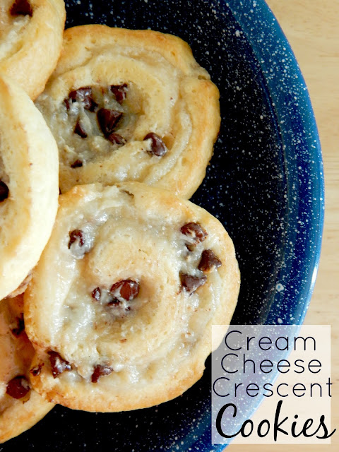 cream cheese crescent cookies (sweetandsavoryfood.com)