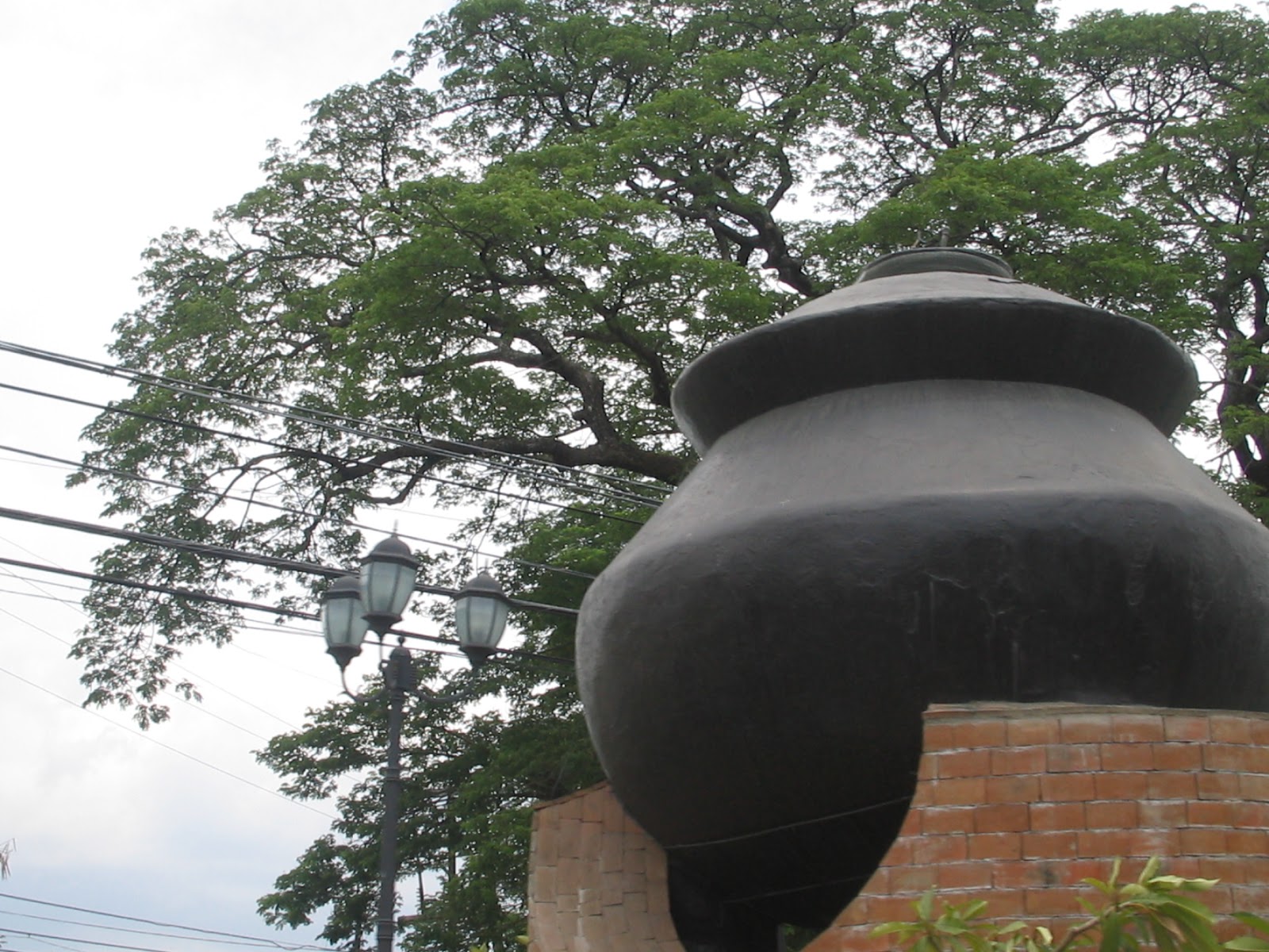 Discover the world with Kanuto DINAMILI (pottery of San Nicolas Ilocos