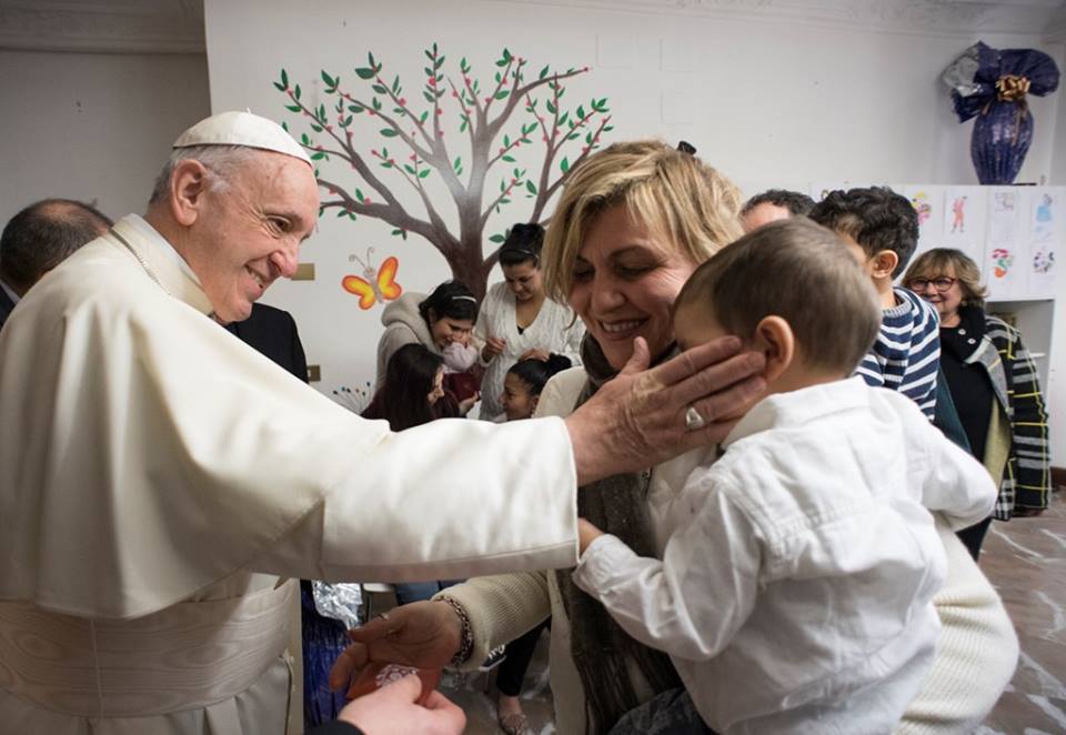 Wow Pope Francis makes Surprise visit to Home for Mothers in Difficulty