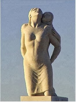 Mamma Ciociara monument Italian women ravaged