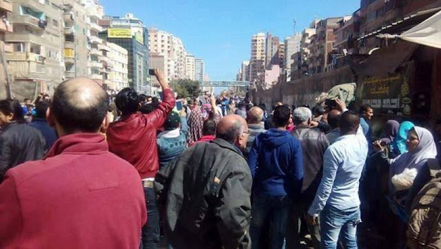 اخبار «انتفاضة التموين» فى مصر اليوم الاربعاء 8-3-2017 .. ثورة للمواطنين احتجاجا على القرارات الخاصة بتخفيض حصة العيش اخبار «انتفاضة التموين» فى مصر اليوم الاربعاء 8-3-2017 .. ثورة للمواطنين احتجاجا على القرارات الخاصة بتخفيض حصة العيش