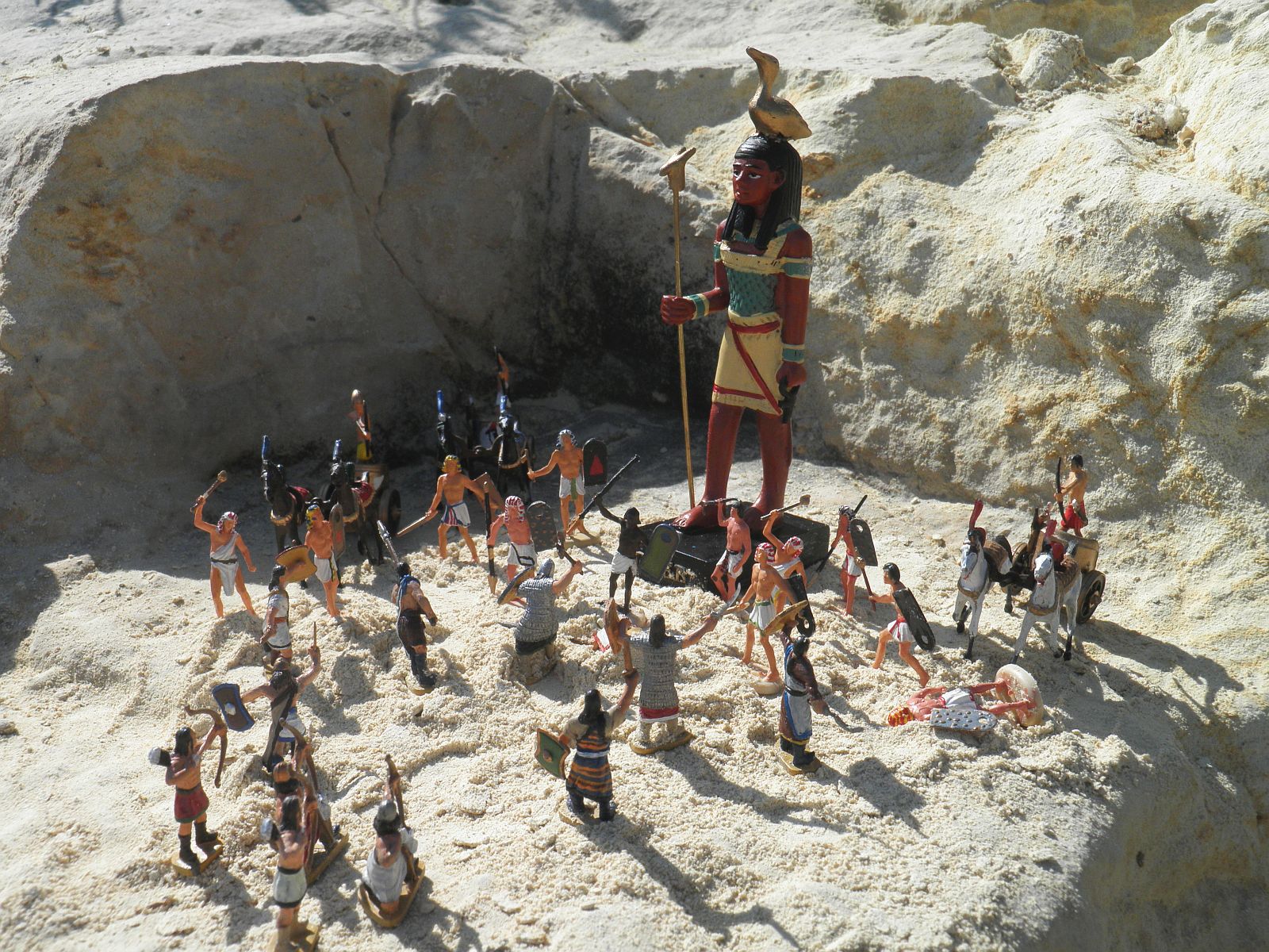 Toy Soldier Chest Egyptians against Hittites at the foot of Geb