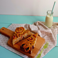  Caracóis de ricotta, frutos vermelhos, pistachios e amêndoas