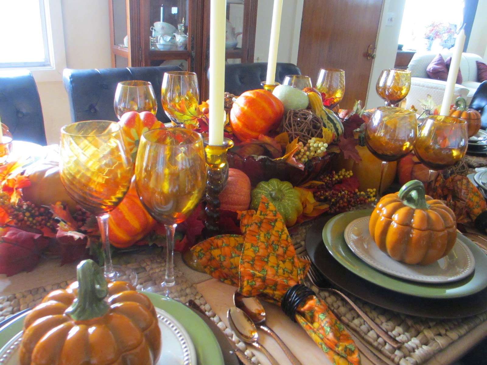 The Welcomed Guest: Fall Pumpkin Tablescape