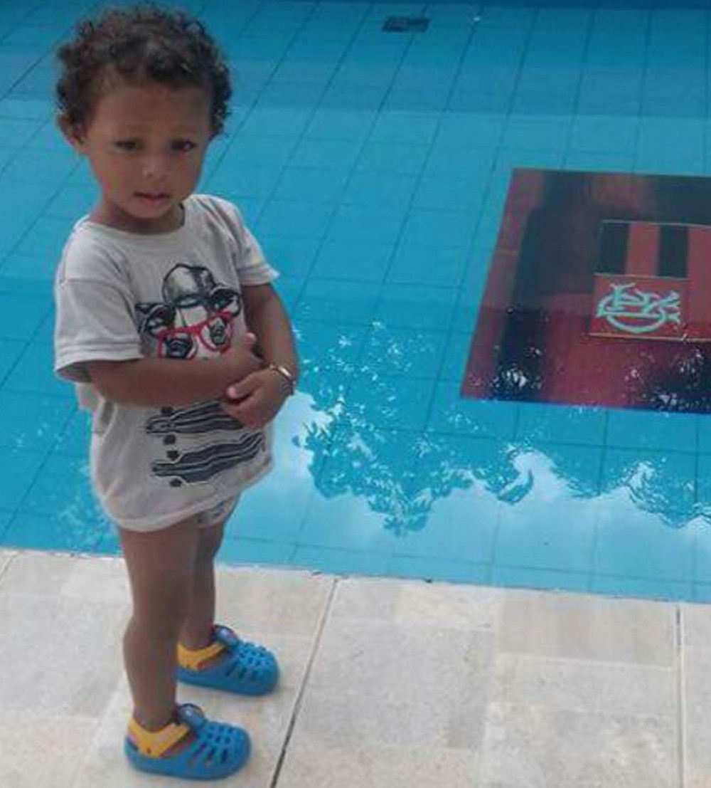 O padrasto s quis as pregas da filhinha da mame