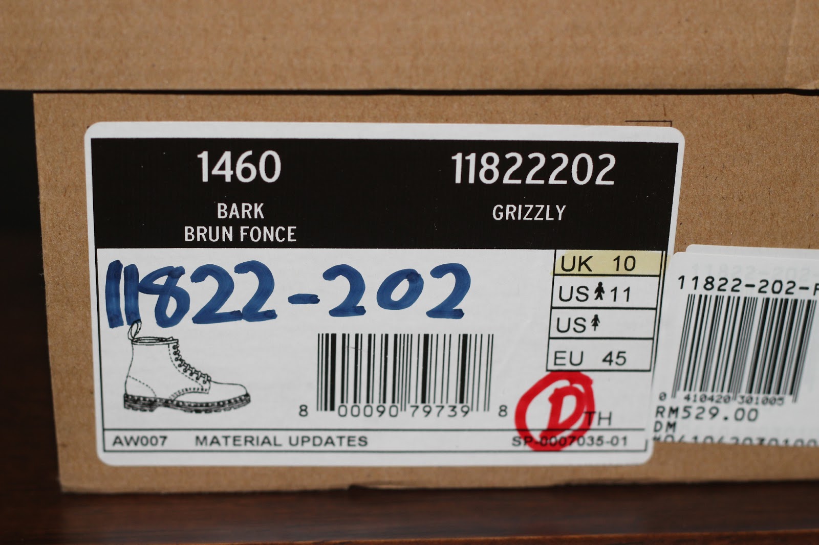 Adore Clothings DR MARTENS 1460 GRIZZLY 8 EYELETS