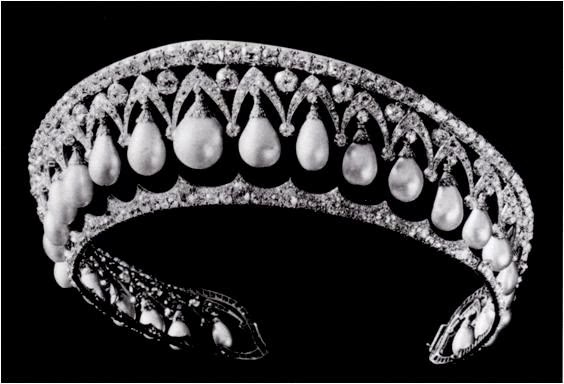 The Royal Order of Sartorial Tiara Thursday: Pearl Pendant Kokoshnik