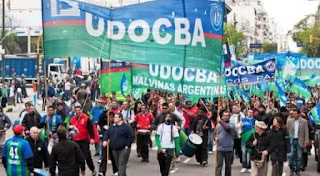 Udocba también amenaza El secretario general de la Unión de Docentes de la Provincia de Buenos Aires, Miguel Ángel Díaz, volvió a reclamar la reapertura de las paritarias para el sector y aseguró que "el gobierno de la Provincia no tiene voluntad de arreglar esta situación". "El gobierno de Vidal se comprometió a reabrir las paritarias si se aumentaba la inflación proyectada, que era del 25 por ciento, y estamos en el 42 por ciento", lanzó el dirigente.